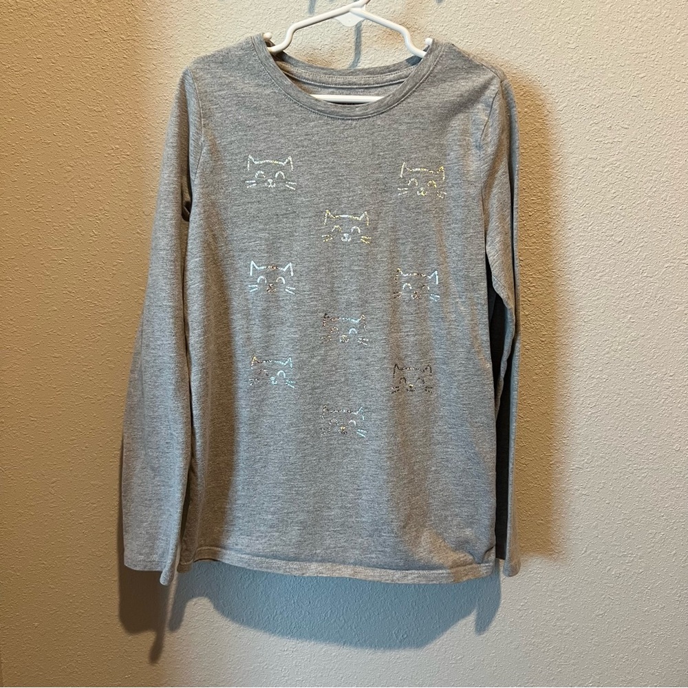 Cat & Jack size m (7/8) long sleeve gray tee with holographic cat design